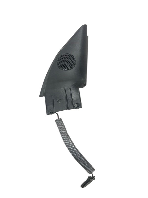 Накладка VW Passat B5+ (00-05) 1.9 TDI права OEM 3B0837994