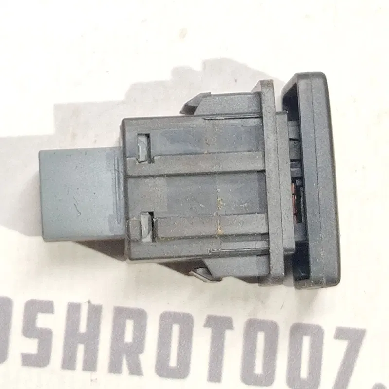 Кнопка функц. Toyota Auris (06-12) 1.6 Бензин OEM 8472002030