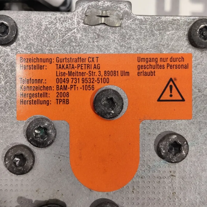 Ремінь безпеки Toyota Auris 06-12 1.6 Бензин лів. 7322002120