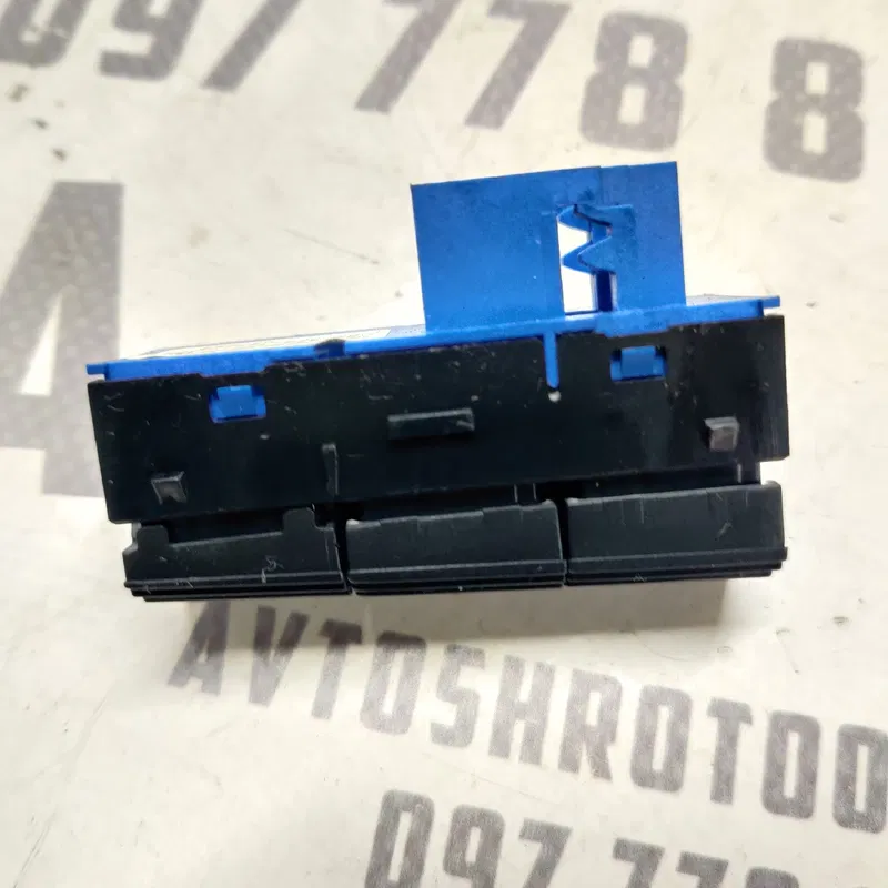Кнопка багатофункц. Peugeot 407 (04-11) 2.0D 96491577XT