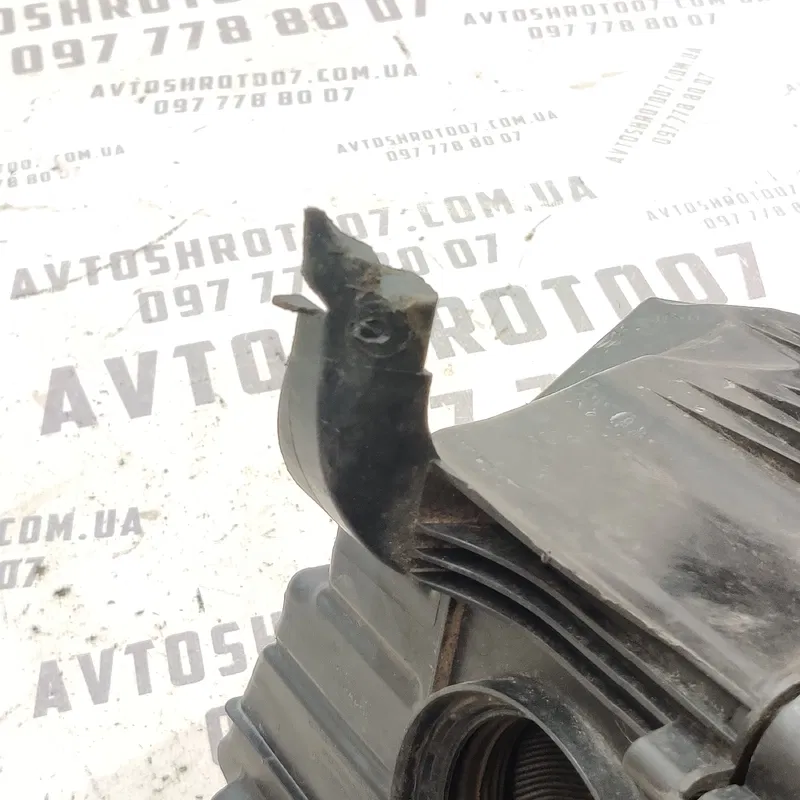 Корпус повітр. фільтра Ford Focus MK2 (04-11) 1.6D лів.