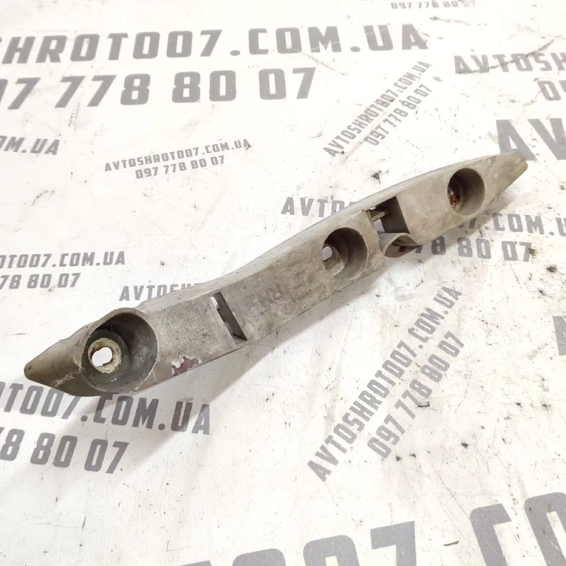 Кронштейн бампера Ford Focus MK2 (04-11) 1.6D перед правий