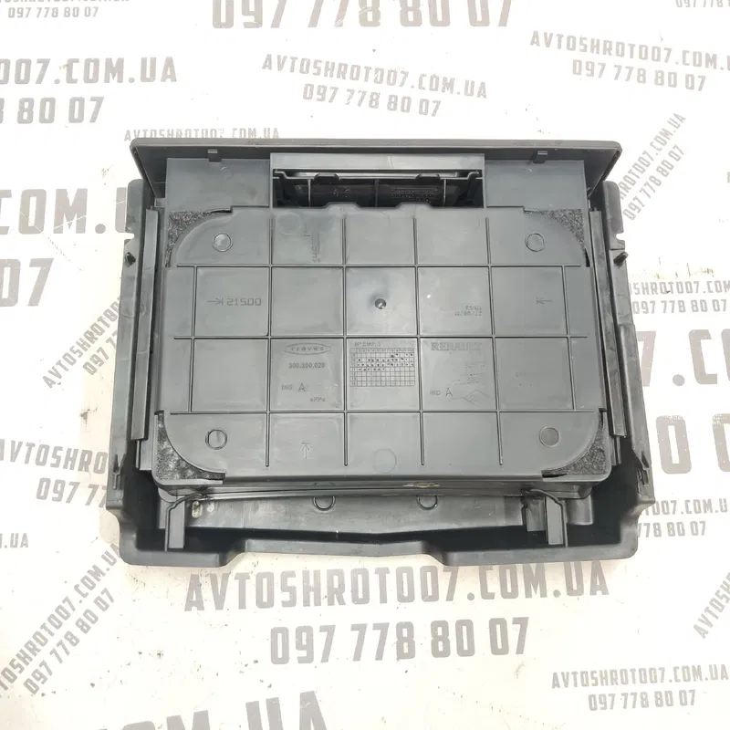 Накладка салону передня Renault Grand Scenic 3 (09-16) 1.6D