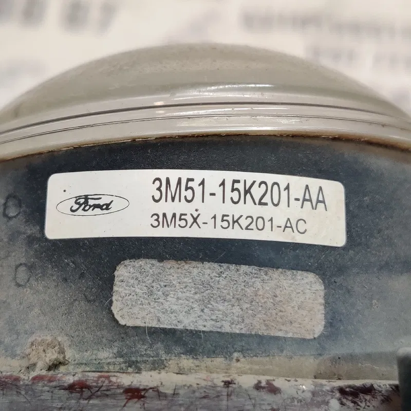 Фара ПТФ передня права Ford Focus 2 04-11 1.6D 3M5115K201AA