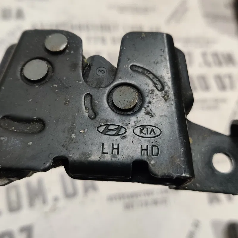 Замок заднього сидіння лівий Hyundai Elantra 4 (06-11) 1.6