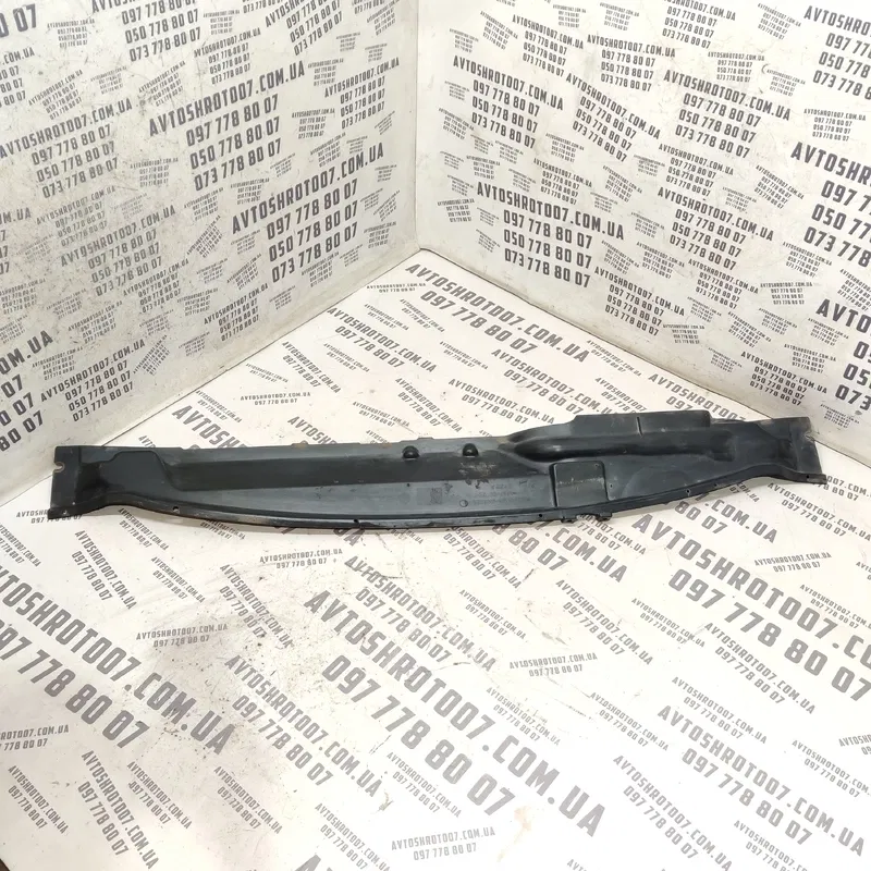 Накладка передня Ford Focus MK2 (04-11) 1.6D 4M51A01628