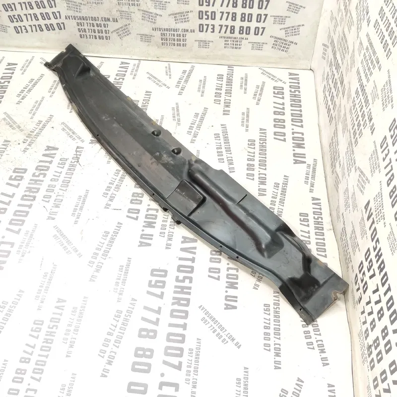 Накладка передня Ford Focus MK2 (04-11) 1.6D 4M51A01628