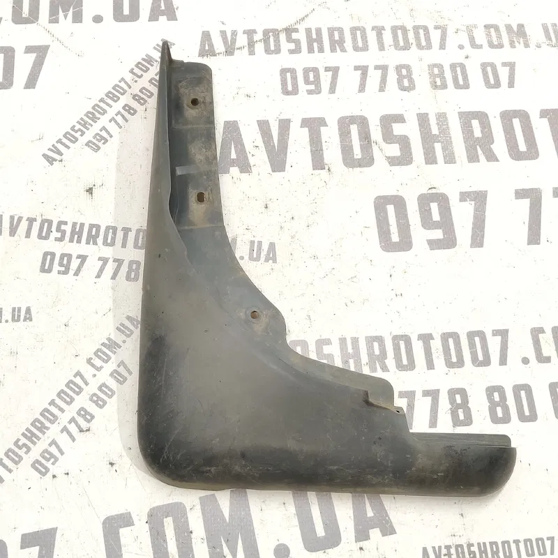 Бризговик передній лівий Nissan X-Trail T30 (01-07) 2.5