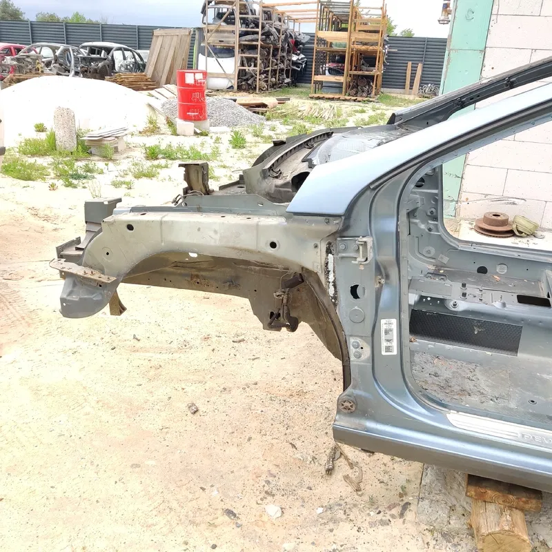 Четверть передня ліва Peugeot 407 (04-11) 2.0 дизель