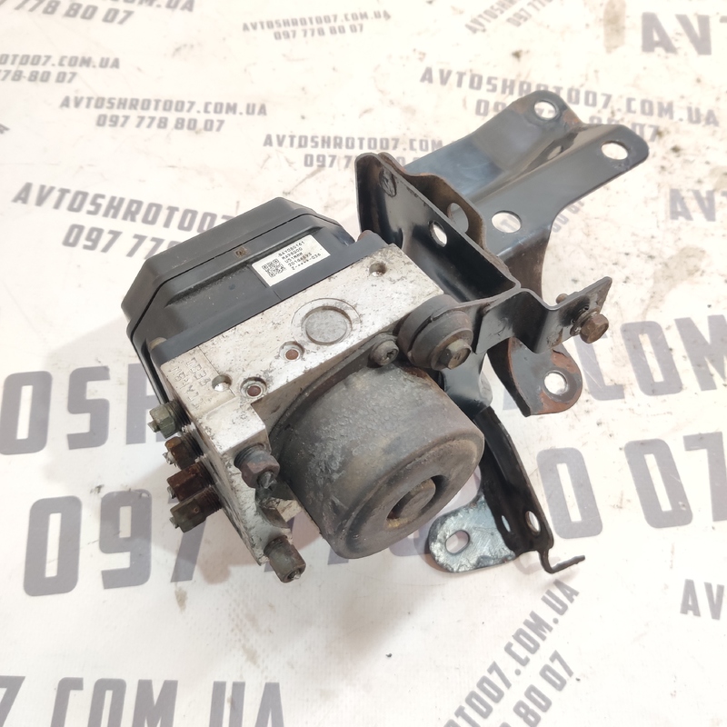 Блок АБС Nissan X-Trail T30 (01-07) 2.5 бенз B4Y080161