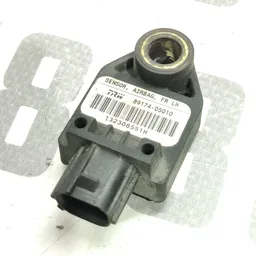 Датчик удару передній лівий Toyota Avensis T25 (03-08) 2.0D