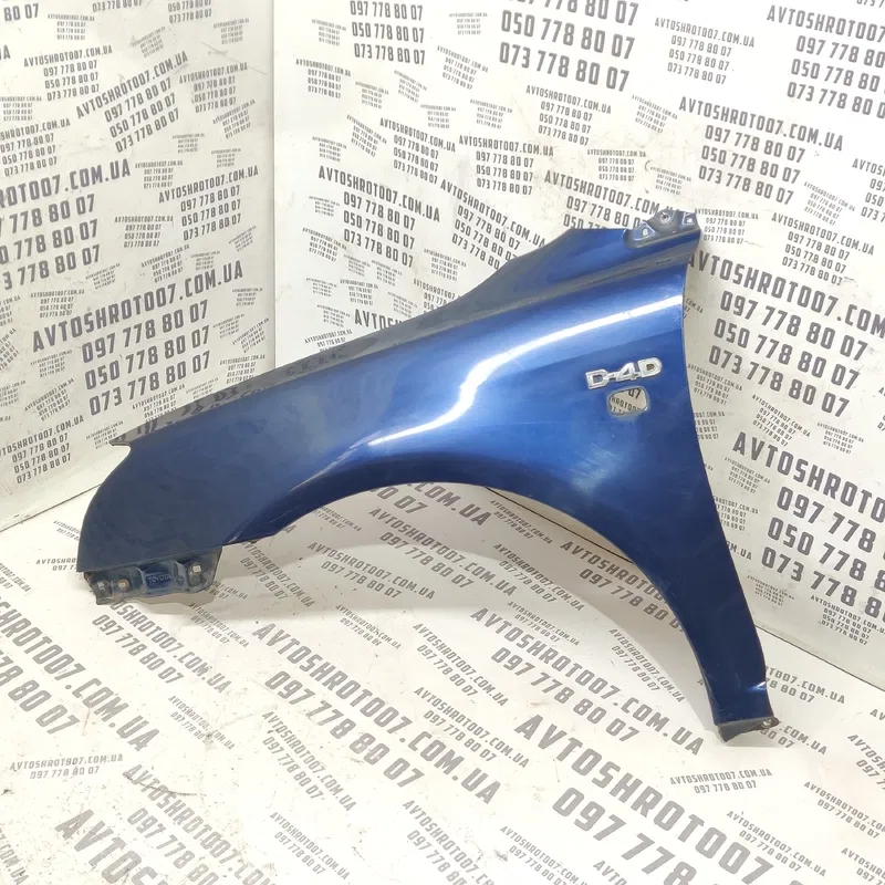 Крило переднє ліве Toyota Avensis T25 (03-08) 2.0D