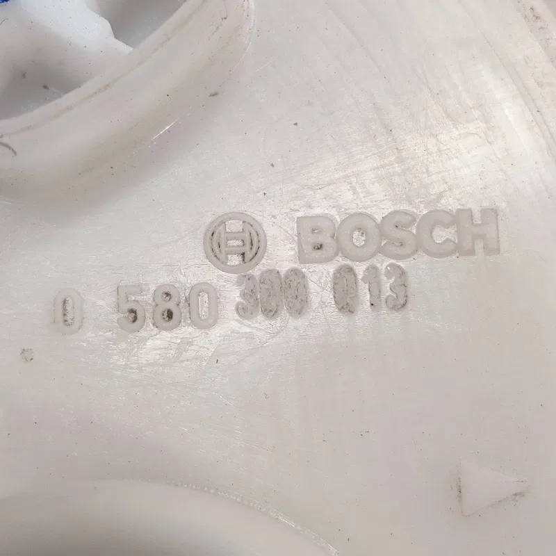 Паливний насос Toyota Avensis T25 (03-08) 2.0D 7701002040