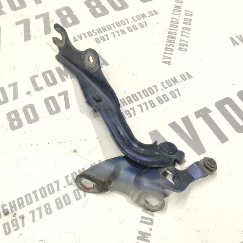 Петля капоту права Mazda 6 GY (02-08) 2.0 Бензин