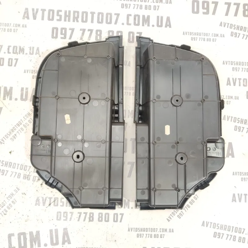 Пластик багажника Toyota Avensis T25 (03-08) 2.0D задній