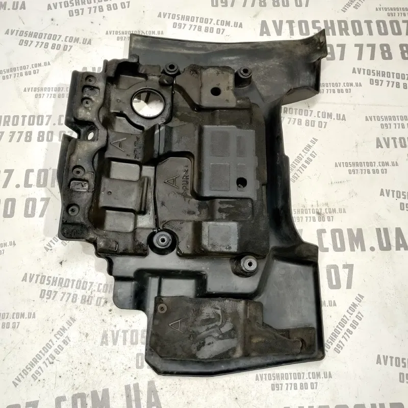 Накладка двигуна Toyota Avensis T25 (03-09) 2.0 дизель