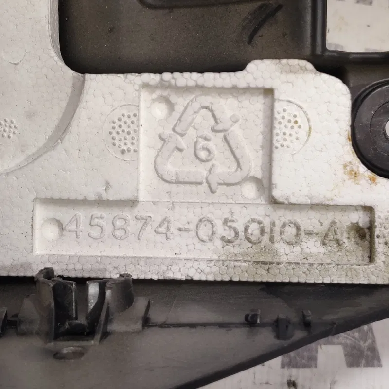 Кожух рульової колонки Toyota Avensis T25 (03-08) 2.0D