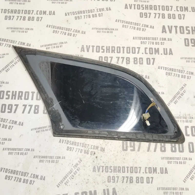 Кузовне скло Toyota Avensis T25 (03-08) 2.0D заднє праве