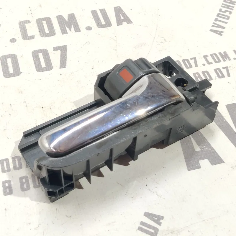 Дверна ручка внутрішня права Toyota Avensis T25 03-08 2.0D