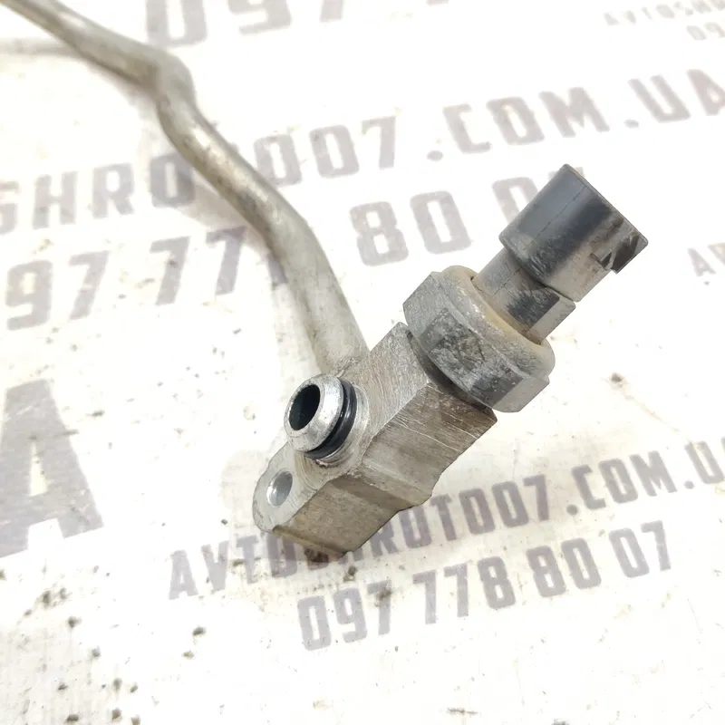 Трубка кондиціонера Toyota Avensis T25 (03-09) 2.0 Дизель