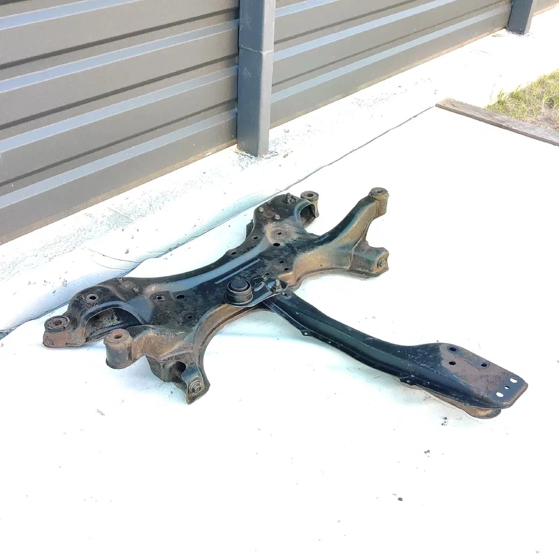 Підрамник передній Toyota Avensis T25 (03-09) 2.0D