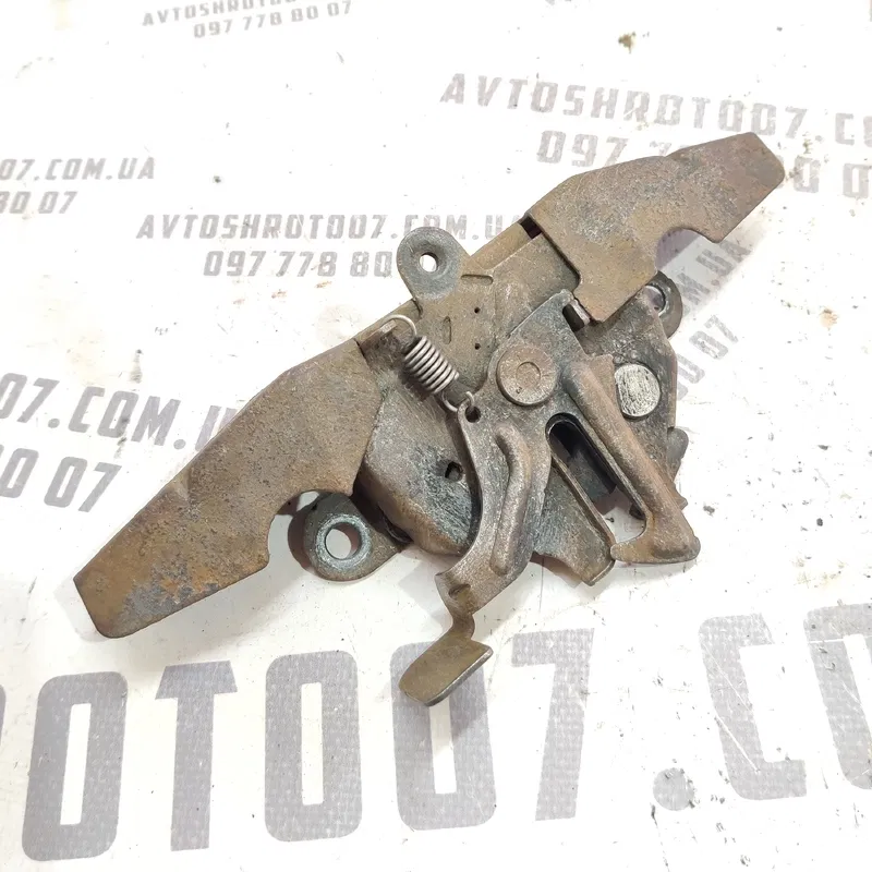 Замок капота Toyota Avensis T25 (03-08) 2.0 Дизель