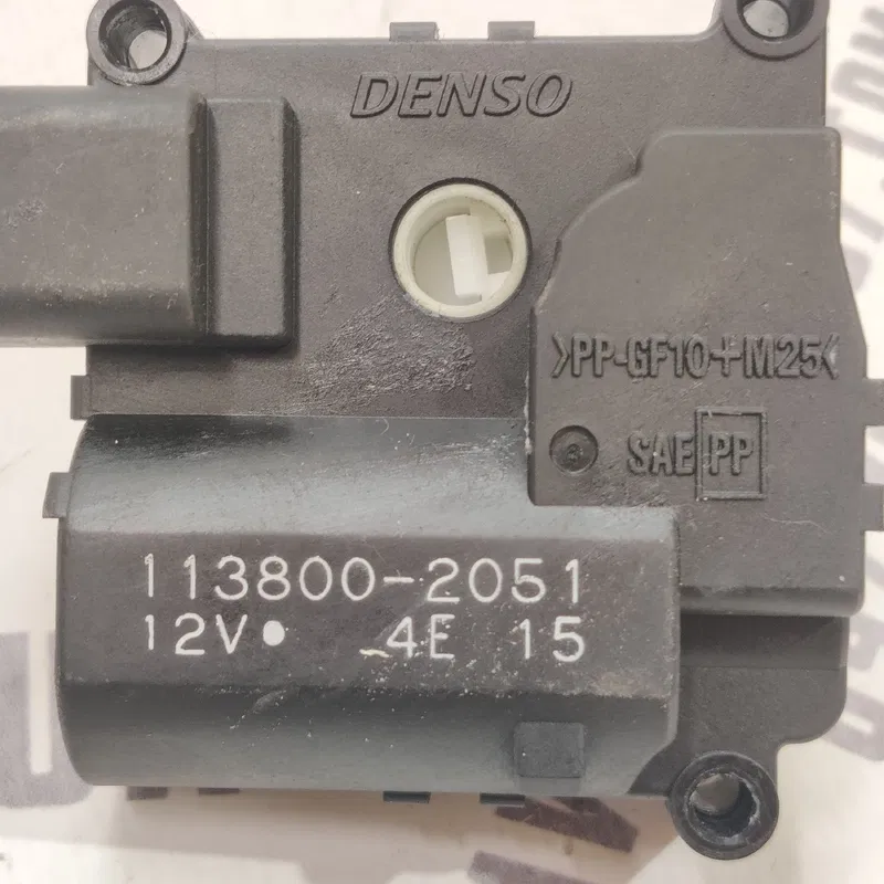 Двигун заслінки пічки Toyota Avensis T25 (03-08) 2.0D 1AD