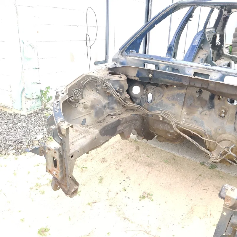 Четверть передня права Toyota Avensis T25 (03-08) 2.0D 1AD