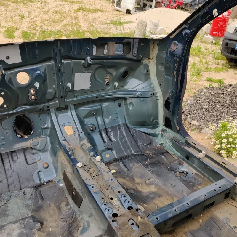 Четверть передня права Toyota Avensis T25 (03-08) 2.0D 1AD