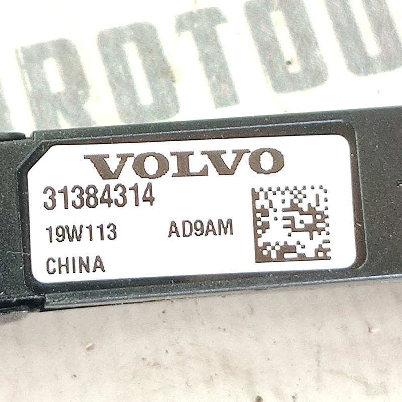 Підсилювач антени Volvo S60 (18-) 2.0Б зад права 31384314