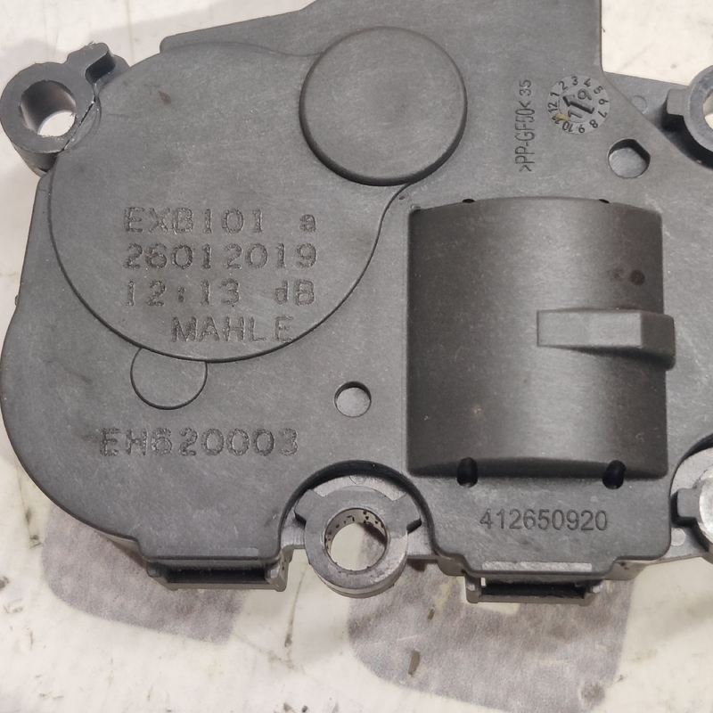 Двигун заслінки пічки Volvo S60 III (19-) 2.0Б OEM 412650920