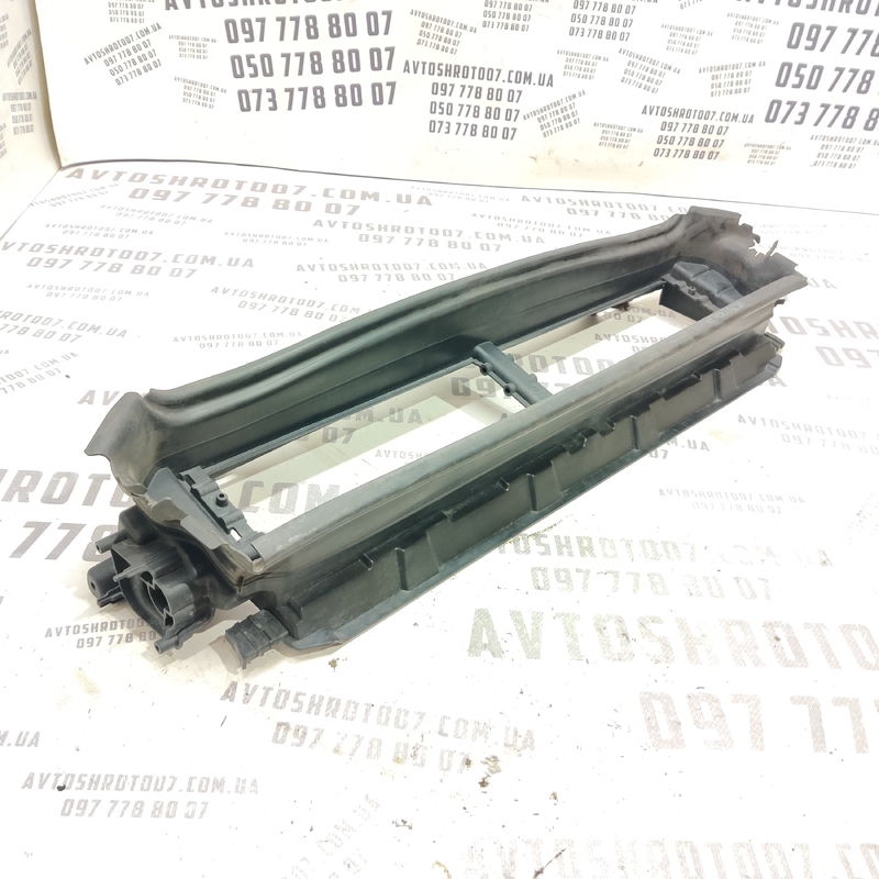 Дефлектор радіатора передній Volvo S60 III 18- 2.0 31455485
