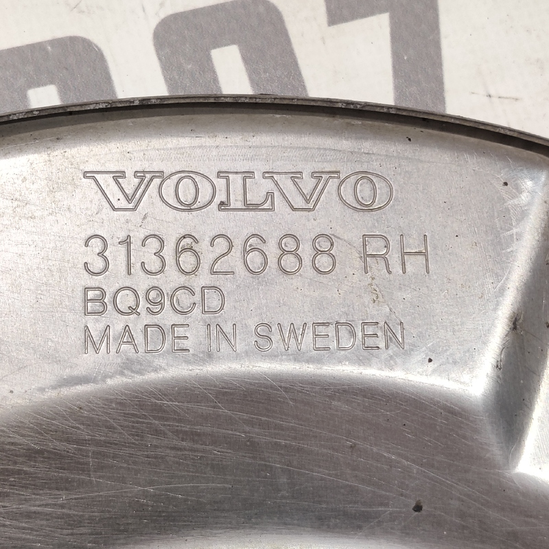 AAA передня права Volvo S60 III (18-) 2.0Б 31362688