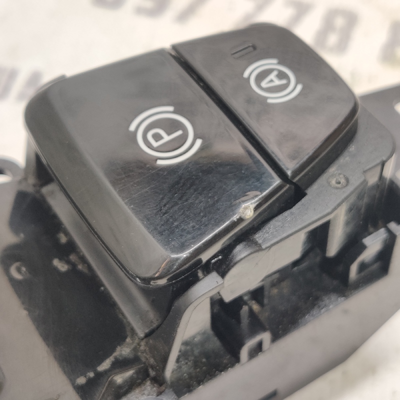 Кнопка старт/стоп Volvo S60 III (18-24) 2.0 бензин 31443818