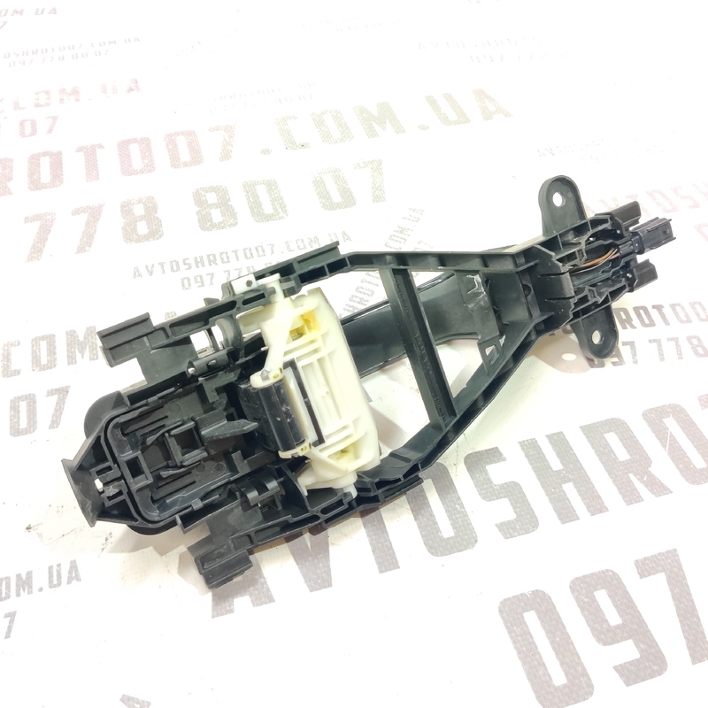 Ручка зовнішня Volvo S60 III 18- 2.0Б пер. права 30747097