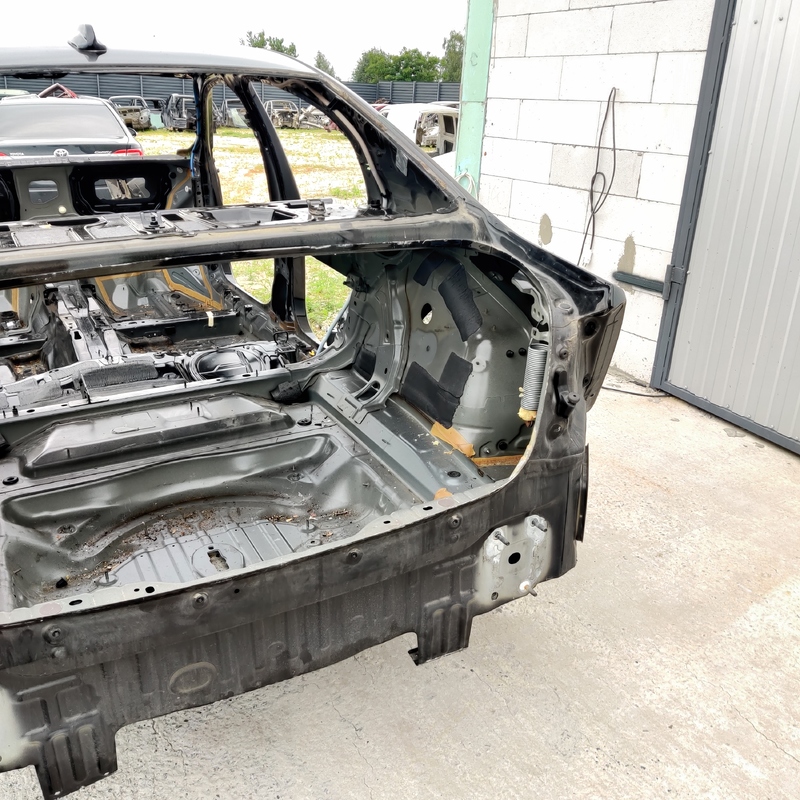 Четверть задня права Volvo S60 III (18-) 2.0 бенз 32132061