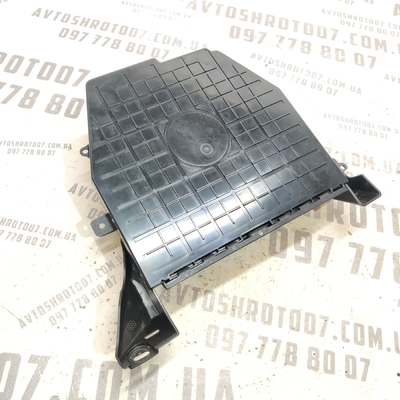 Корпус блока запобіжників Volvo S60 III (18-) 2.0Б 31450239