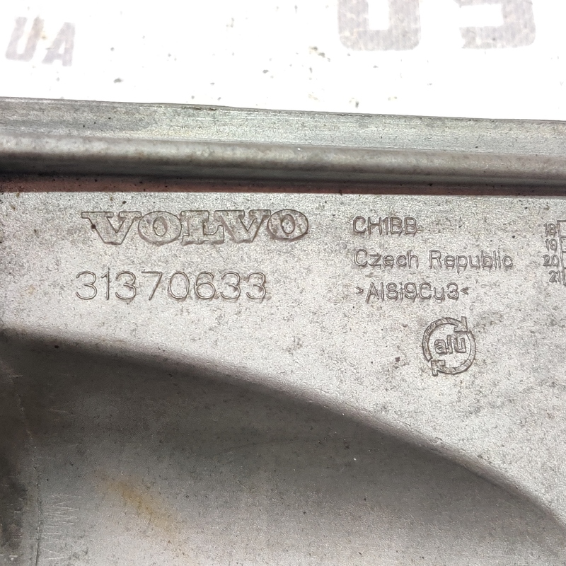 Кронштейн Volvo S60 III (18-) 2.0 Бензин OEM 31370633