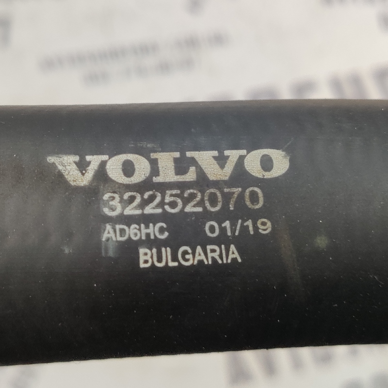 Трубка охолодження Volvo S60 III (19-24) 2.0 бенз 32252070