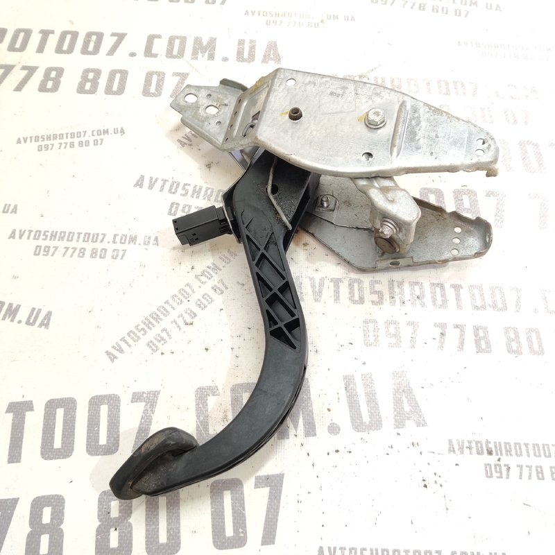 Педаль щеплення Opel Astra G (97-09) 2.0D 90590574