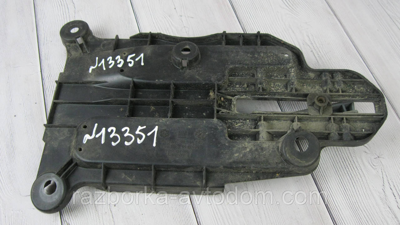 Пластик підставка Полка під акумулятор Opel Combo (2001-2012) OE: 09114140