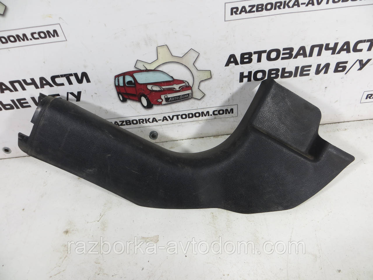 Накладка порога внутрішнього переднього лівого Opel Zafira A (1999-2005) OE: 24411738