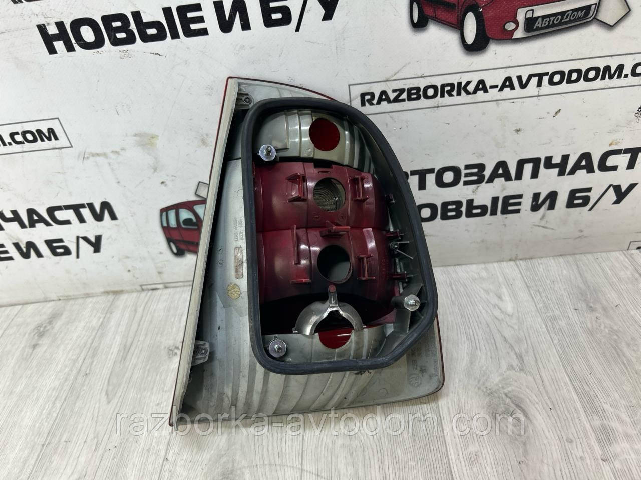 Ліхтар задній лівий Skoda Superb (02-08) OE:3u5945111