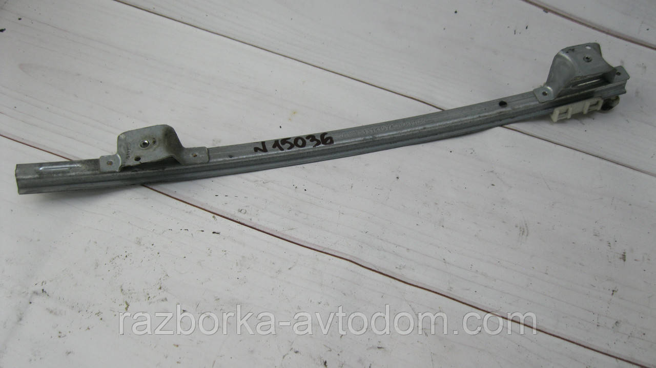 Напрямна скло передньої правої/лівої дверей Opel Corsa C (2000-2012) OE:13141974