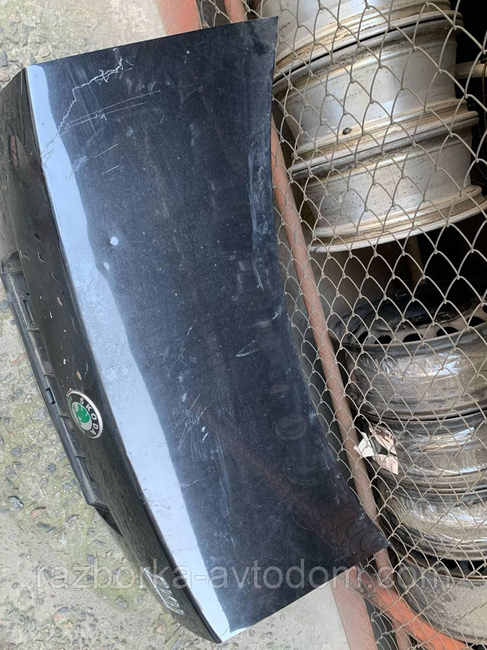 Кришка багажника седан Skoda Superb (02-08) OE:3U5827025G ДЕФЕКТ!!!
