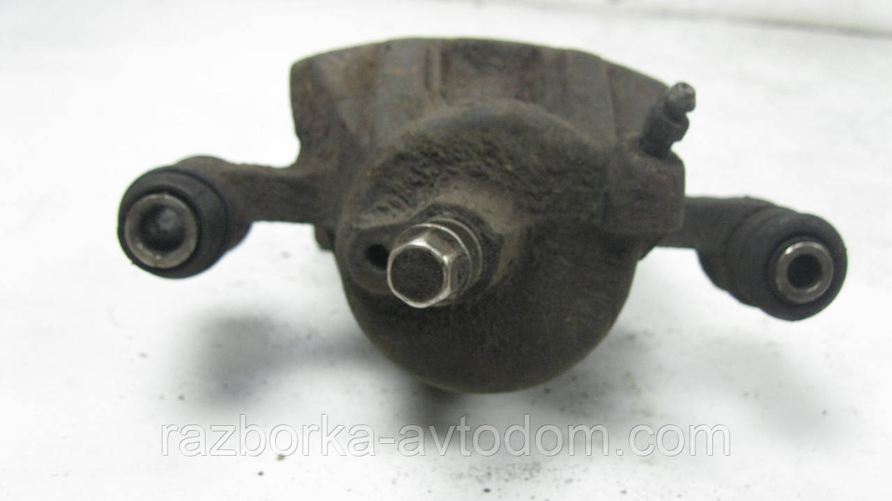 Суппорт передній правий Mazda 626 GC (1983-1987) OE:GG2933980