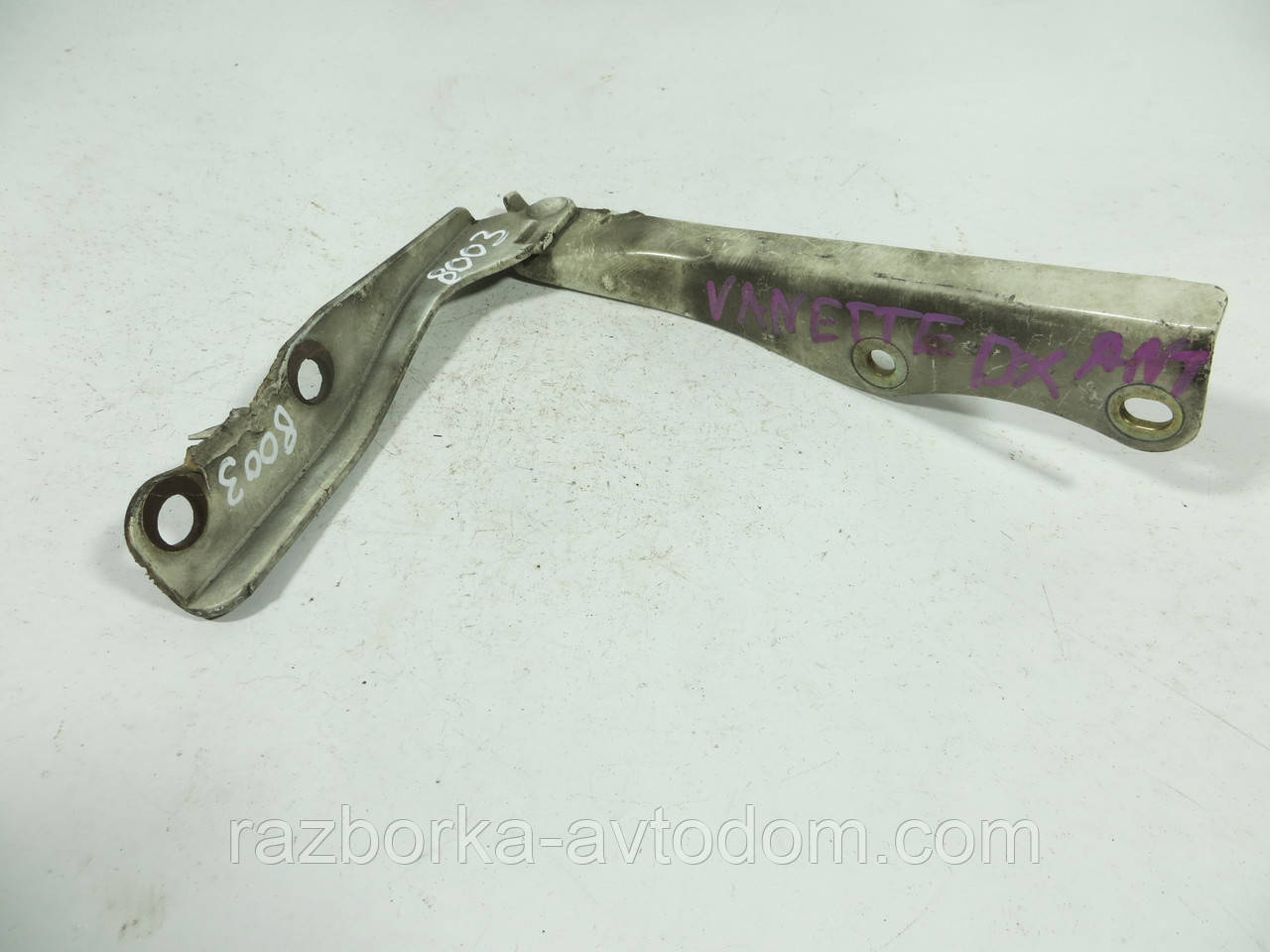 Петля капота права NISSAN VANETTE C23 (1991-2001) ОЕ: 654000C010