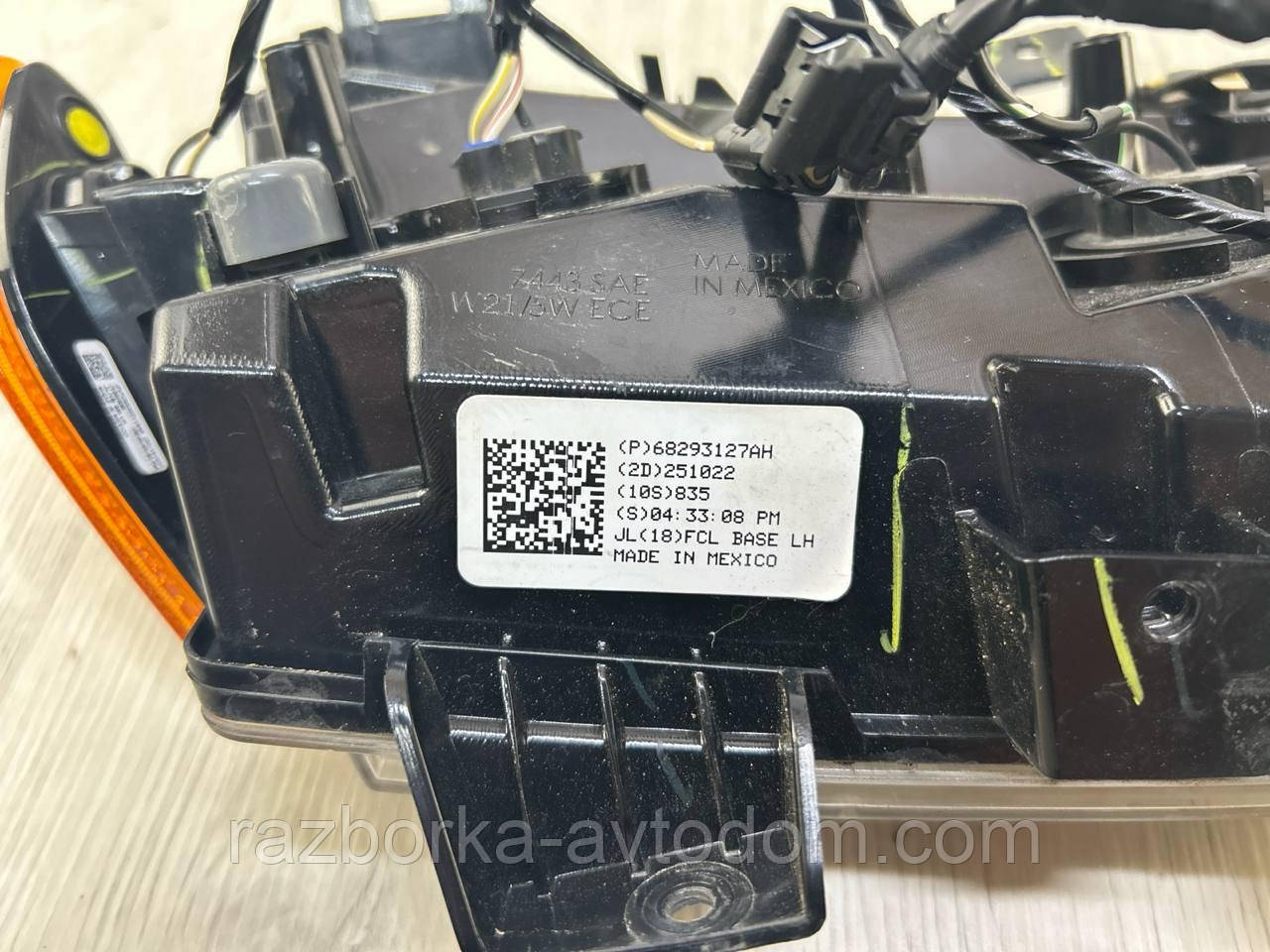 Покажчик повороту в бампері (повторювач) лівий Jeep Wrangler JL (18-23), Gladiator (20-23) OE:68293126AH Б/У OE 68293127AA