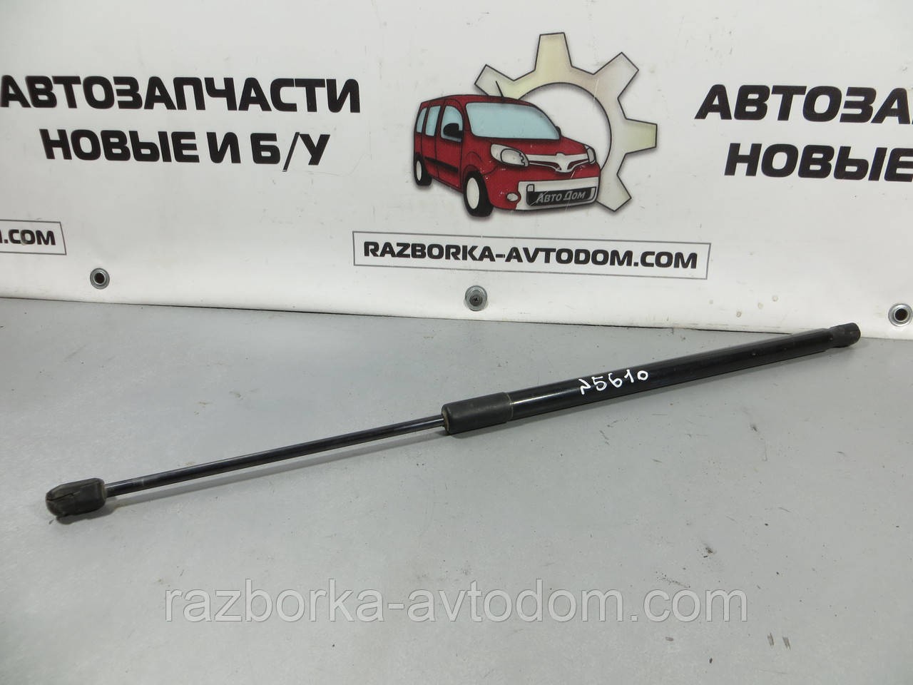 Амортизатор кришки багажника (універсал) VW Passat B8 (2014-2019) ОЕ: 3G9827550A OE 3G9827550B
