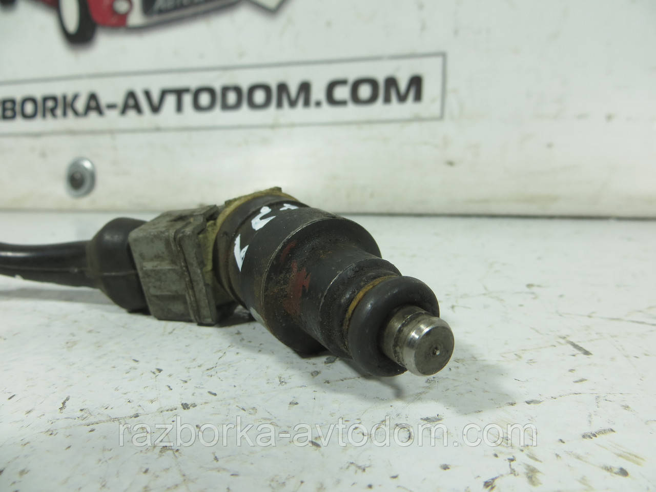 Форсунка бензин електро 2.0 24V BMW 3 E30 ОЕ: 0280150208